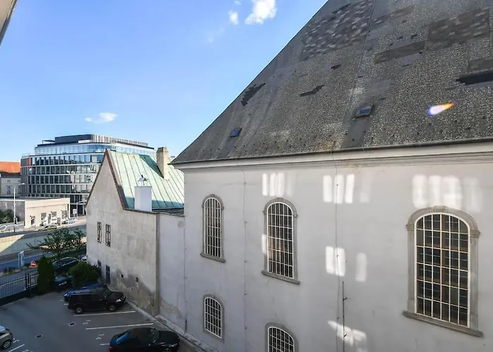 Cozy 2br In Heart Of Old Town Bratislava